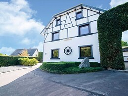 Spacious Holiday Home in Malmedy near Nature Parc High Venn