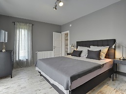 Lovely Holiday Home With Private Pool