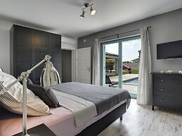 Lovely Holiday Home With Private Pool