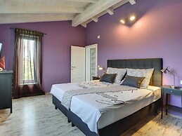 Lovely Holiday Home With Private Pool