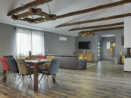 Lovely Holiday Home With Private Pool