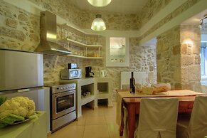 Authentic 10 Person Villa Near the Sea