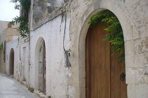 Authentic 10 Person Villa Near the Sea