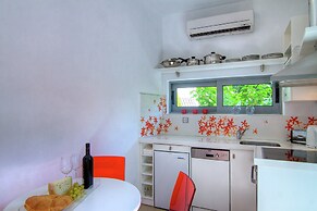 Authentic 10 Person Villa Near the Sea