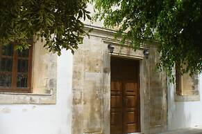 Authentic 10 Person Villa Near the Sea