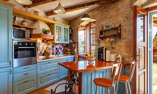 Heritage Villa near Milna with Private Swimming Pool