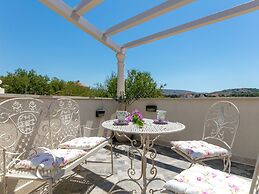 Heritage Villa near Milna with Private Swimming Pool