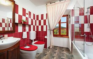 Heritage Villa near Milna with Private Swimming Pool