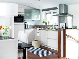 Stylish Stay on the Water