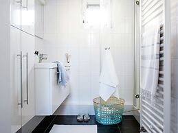 Stylish Stay on the Water