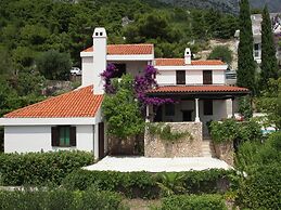 Charming Villa With Private Swimming Pool in Dalmatia