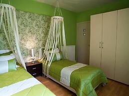 Villa With Private Pool, BBQ Area