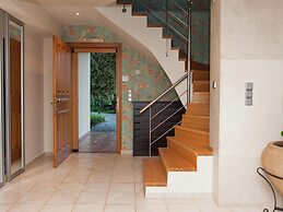 Villa With Private Pool, BBQ Area