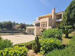 Villa With Private Pool, BBQ Area