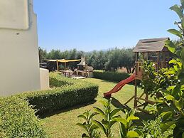 Villa With Private Pool, BBQ Area