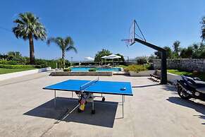 Villa With Private Pool, BBQ Area