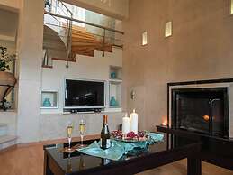 Villa With Private Pool, BBQ Area