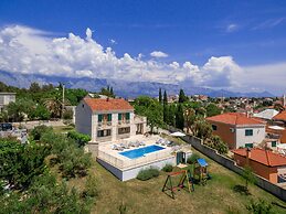 Child-friendly Villa With Private Swimming Pool and sea View in Sumart