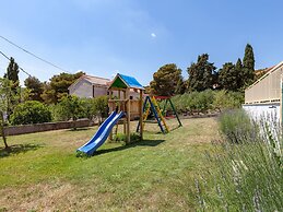 Child-friendly Villa With Private Swimming Pool and sea View in Sumart