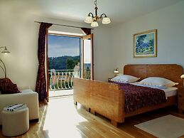 Child-friendly Villa With Private Swimming Pool and sea View in Sumart