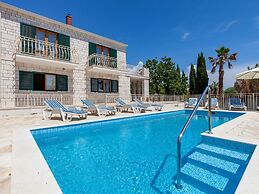 Child-friendly Villa With Private Swimming Pool and sea View in Sumart