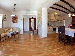 Child-friendly Villa With Private Swimming Pool and sea View in Sumart