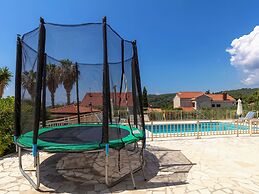 Child-friendly Villa With Private Swimming Pool and sea View in Sumart