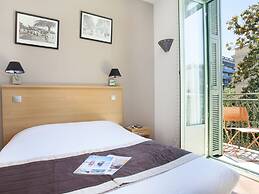 Stately Apartment in a Former Hotel