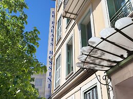 Stately Apartment in a Former Hotel