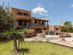 Belvilla by OYO Almadrava