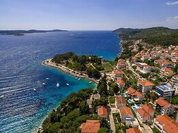 Charming Villa With Spacious Rooms and Private Swimming Pool in the La