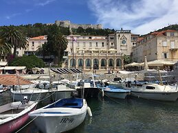 Charming Villa With Spacious Rooms and Private Swimming Pool in the La