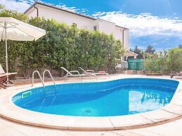 Charming Villa With Spacious Rooms and Private Swimming Pool in the La