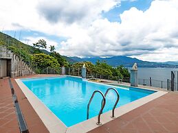 Spacious Apartment in Rancone With Lake View