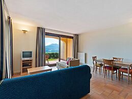 Spacious Apartment in Rancone With Lake View