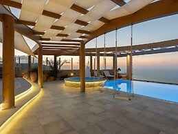 Luxury Villa With Heated Pool in Agia Pelagia