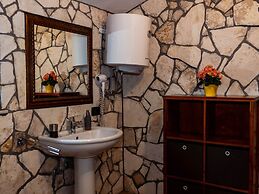 Comfortable Holiday Home With Pool