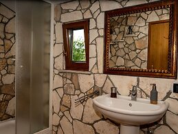 Comfortable Holiday Home With Pool