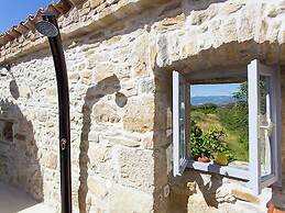 Comfortable Holiday Home With Pool