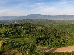 Comfortable Holiday Home With Pool