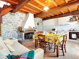 Belvilla by OYO Farmhouse With Private Terrace