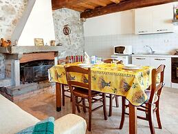 Belvilla by OYO Farmhouse With Private Terrace