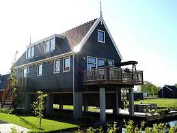 Holiday Home Built in Zaanse Style, Near Alkmaar