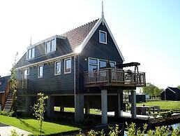 Holiday Home Built in Zaanse Style, Near Alkmaar