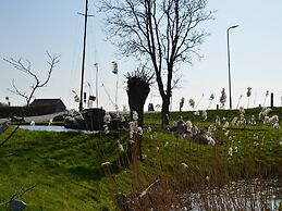 Holiday Home Built in Zaanse Style, Near Alkmaar