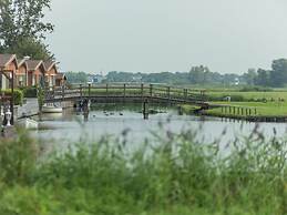 Holiday Home Built in Zaanse Style, Near Alkmaar