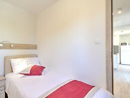 Magnificent Mobile Home in Banjole With Swimming Pool