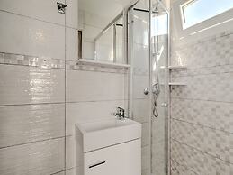 Magnificent Mobile Home in Banjole With Swimming Pool