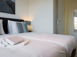 Modern Apartment 2 Bath Rooms, Close to Lake Veere