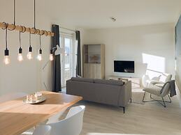 Modern Apartment 2 Bath Rooms, Close to Lake Veere